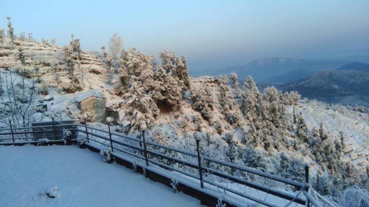 Grand Himalayan Hotels & Resorts Mukteshwar Exterior foto